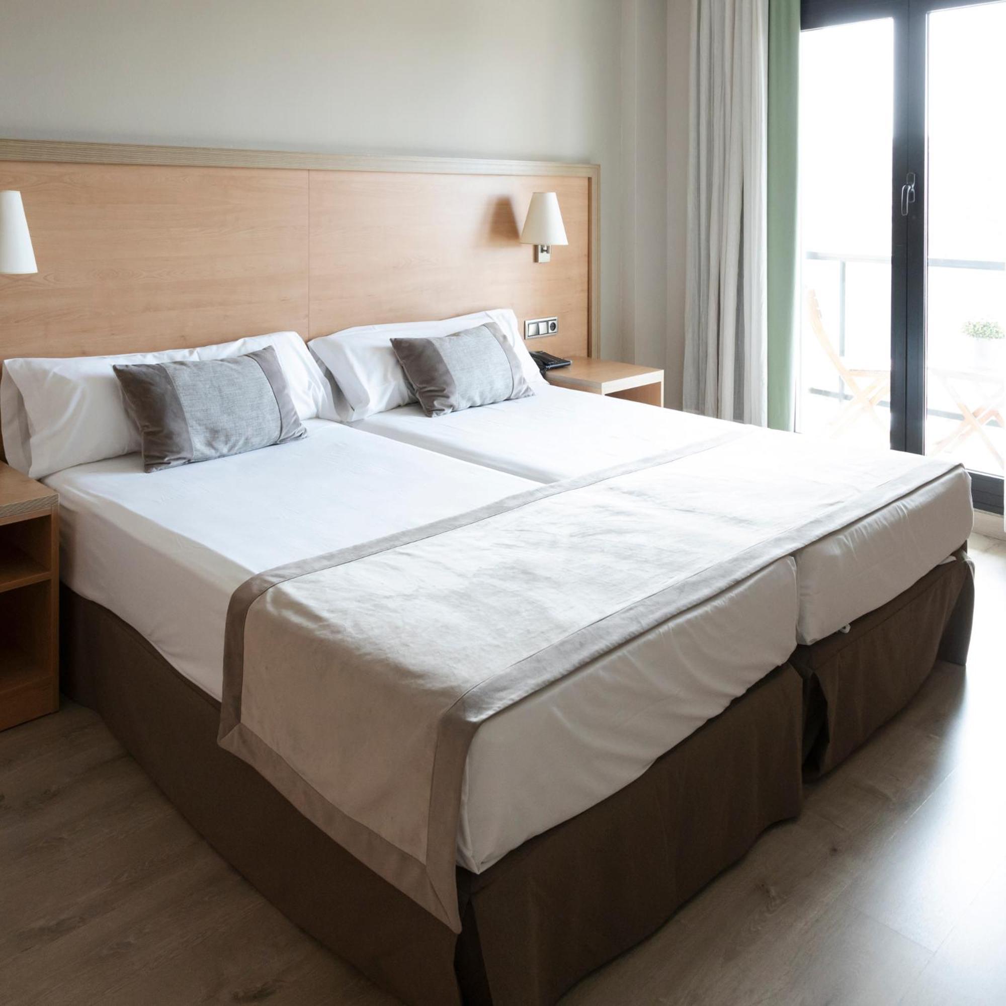 Hotel Real Лерида Екстериор снимка