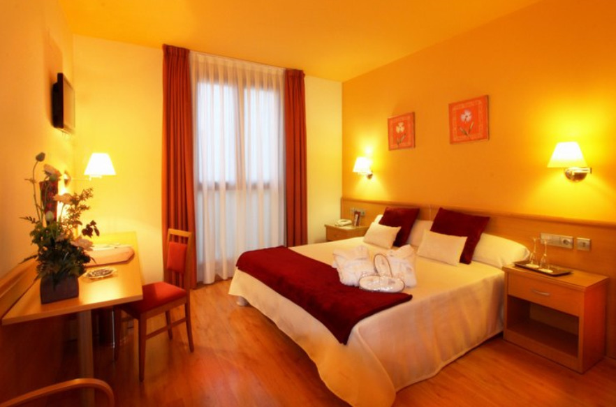 Hotel Real Лерида Екстериор снимка